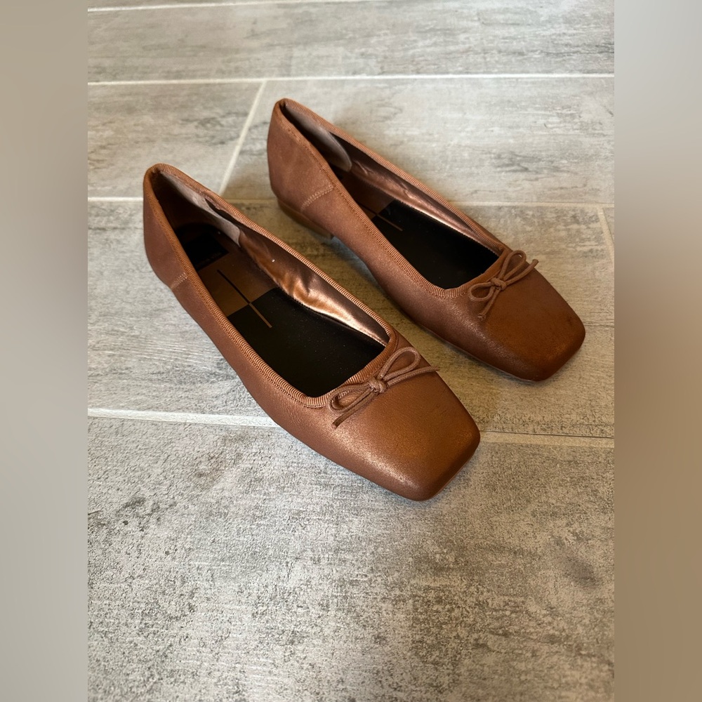 Dolce Vita Brown Flats with Bow Detail - Picture 2 of 10